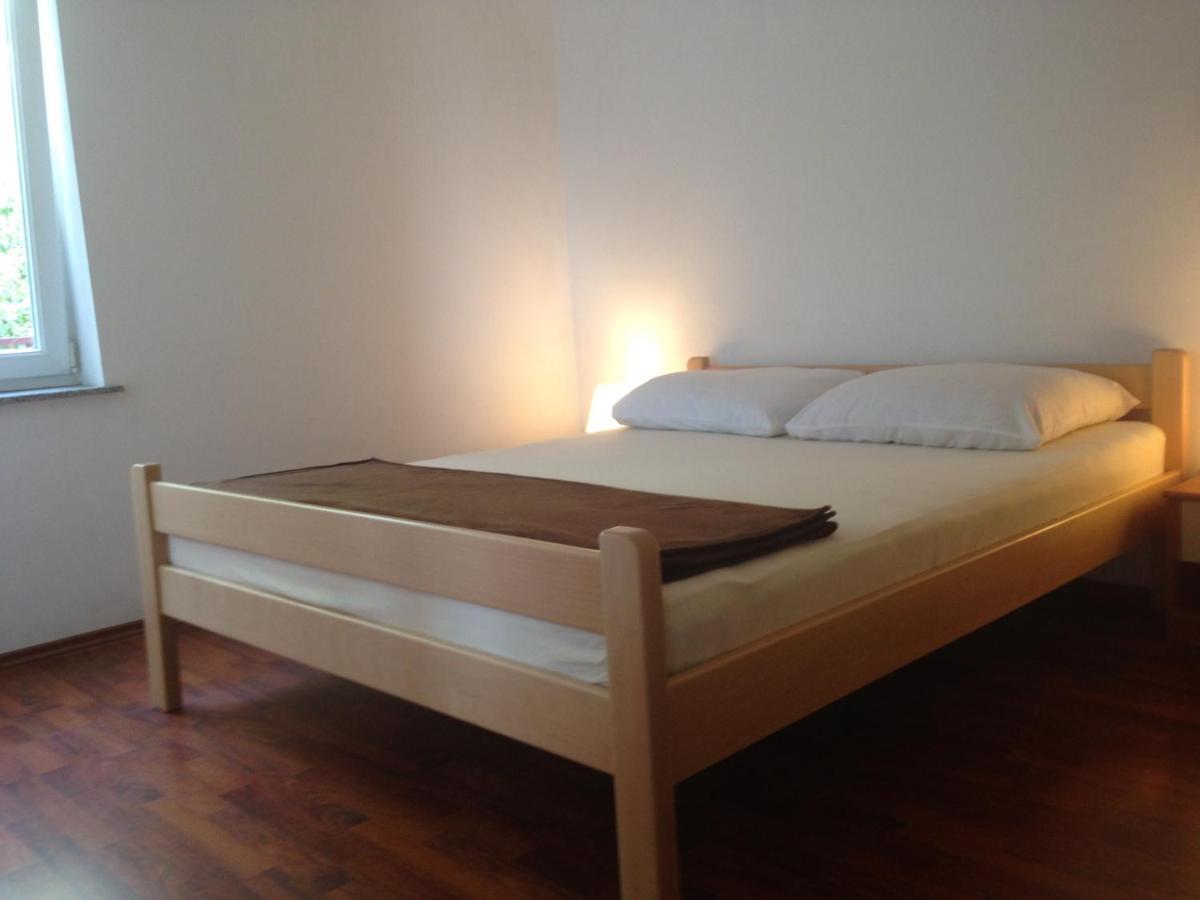 Apartment And Studio Jelusic Pinezići Eksteriør billede