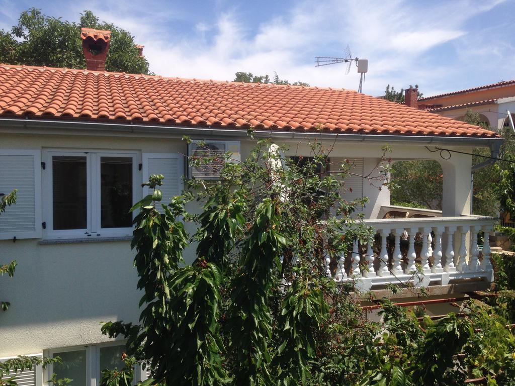 Apartment And Studio Jelusic Pinezići Eksteriør billede