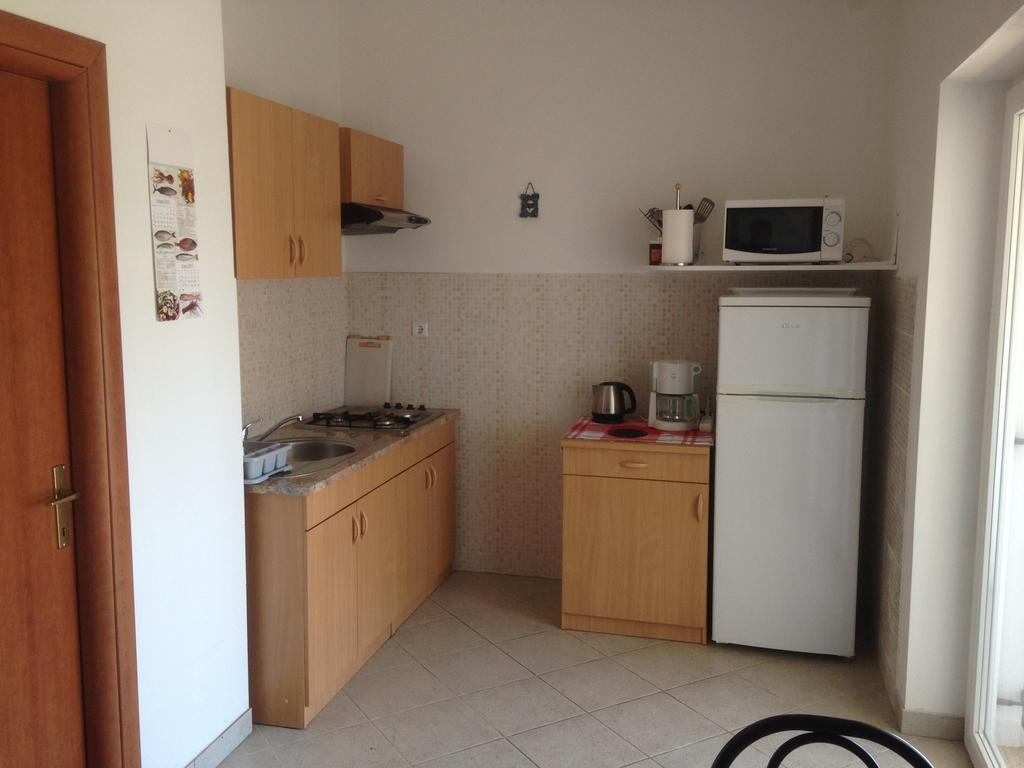 Apartment And Studio Jelusic Pinezići Værelse billede